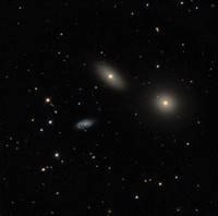 M105 NGC 3379 , NGC 3384 , NGC 3389