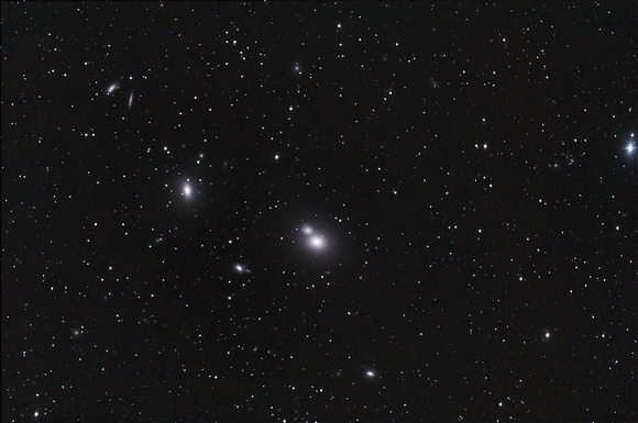 M60  NGC 4649